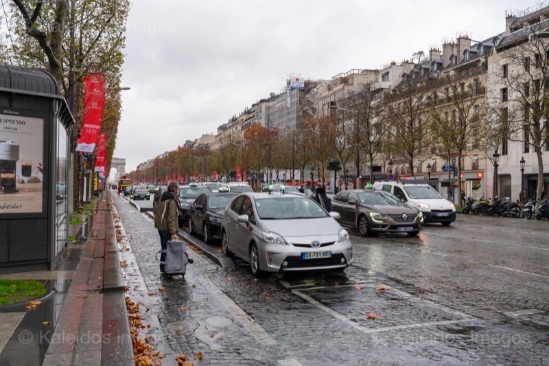 Autumn;Champs Elysees;Champs-Élysées;Fall;Kaleidos;Kaleidos images;Tarek Charara;Taxis;Passenger.